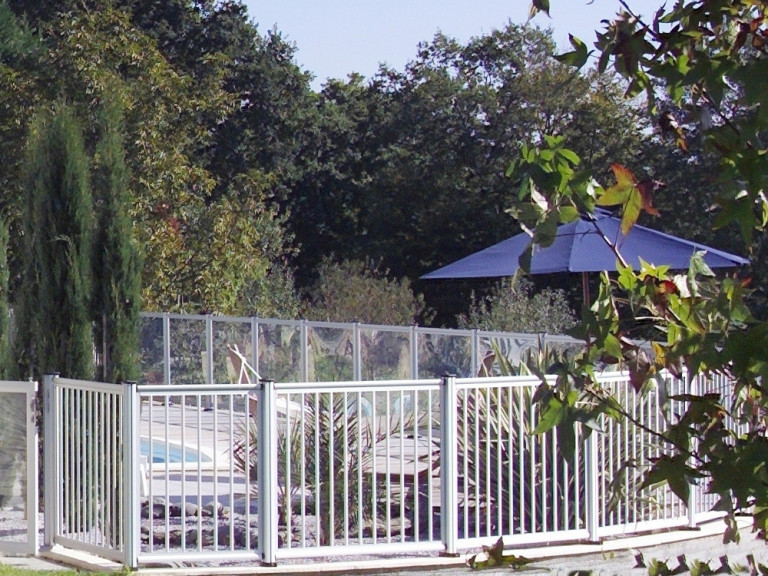 Barrière de piscine panneau barreaudage - Poteau intermédiaire