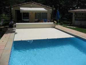 Volet roulant solaire hors sol " Golden Roll "-  9 x 4 m