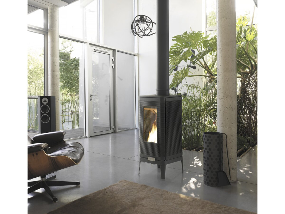 Poêle à bois en fonte "Iwaki" - 81,3 x 37 x 39,4 cm - 4,5 à 10,5 KW - Anthracite