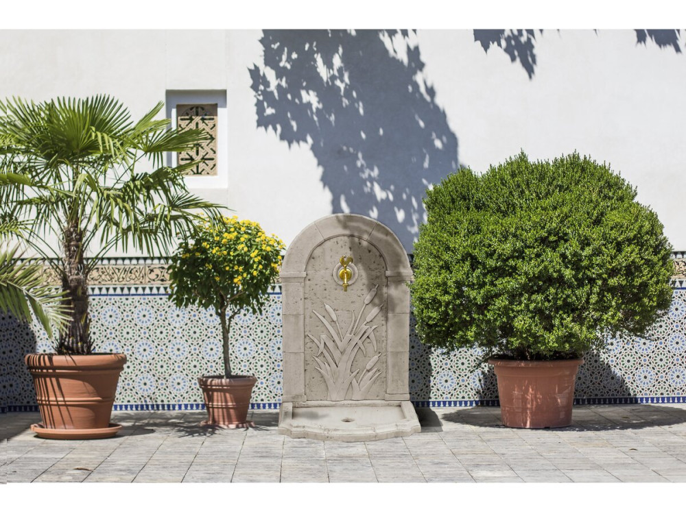 Fontaine "ROSEAU" - en pierre reconstituée - 62 x 42 x 93 cm