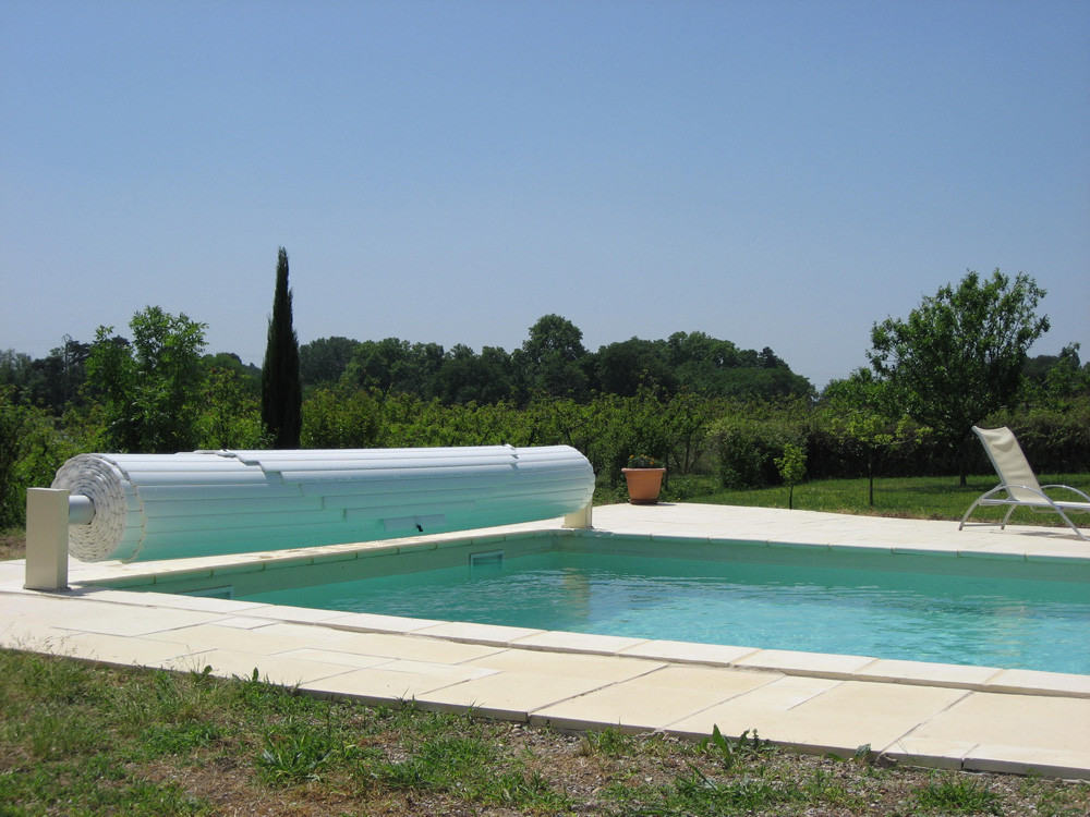 Volet roulant hors sol "Mouv &amp; Roll " pour piscine Cordoue