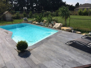 Lot de 40 Margelles droites 60 x 33 cm + 4 margelles angle de piscine 45 x 45 cm - Aspect bois - Ton Gris